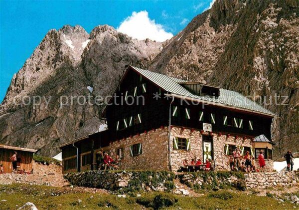 Tirol Region Anhalter Hütte mit Gabelspitze