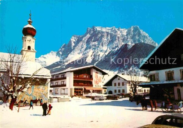 Ehrwald Tirol Ortspartie mit Zugspitze