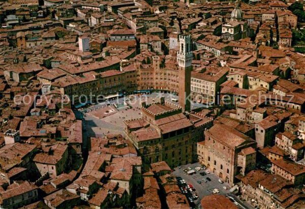 Siena Piazza del Mercato Fliegeraufnahme
