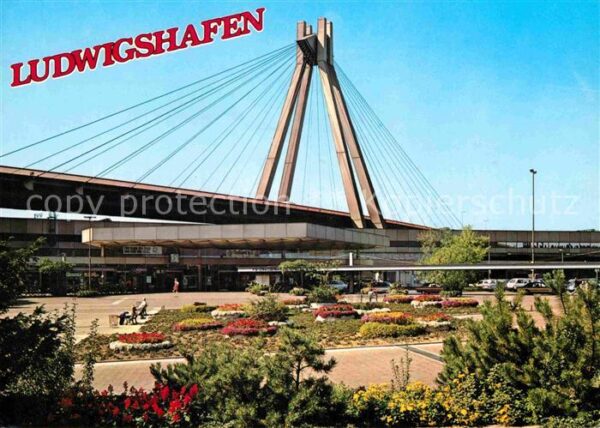 Ludwigshafen Rhein Hauptbahnhof mit Pylon