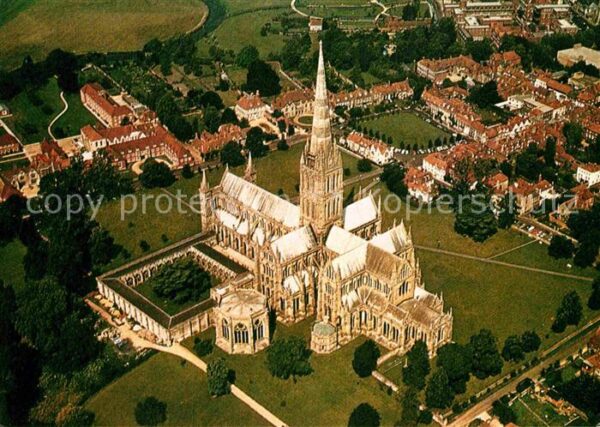 Wiltshire UK Fliegeraufnahme Salisbury Kathedrale