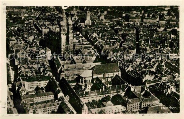 Muenchen Zentrum Frauenkirche Fliegeraufnahme