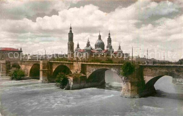 Zaragoza Saragossa Espana Puente de Piedra sobre el Ebro