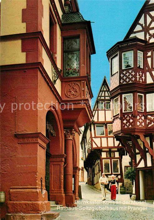 Bernkastel-Kues Rathaus Spitzgiebelhaus mit Pranger Fac