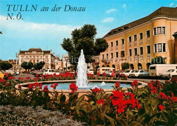 Tulln Donau Brunnen Marktplatz Blumen und Messestad