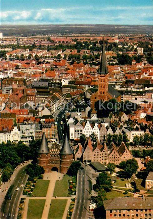 Luebeck Hansestadt Holstentor Kirche Fliegerauf