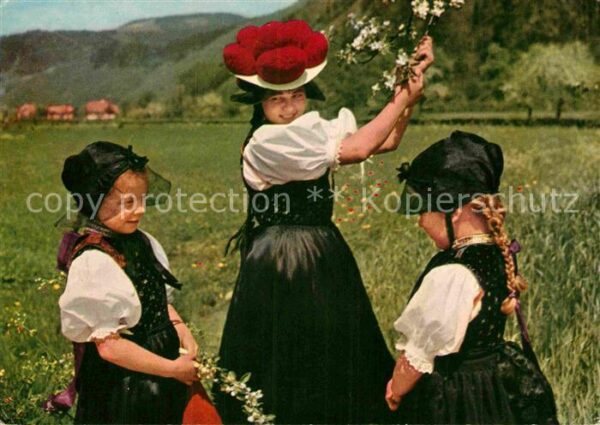 Trachten Schwarzwald Gutach Bollenhut - P O S T K A R T E -