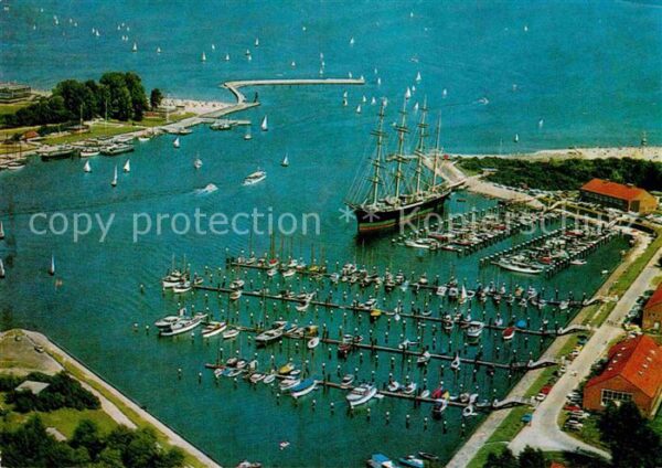 Travemuende Ostseebad Yachthafen Segelschiff Viermaster Flieg
