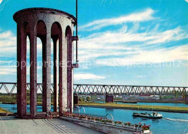 Neuwied Rhein Pegelturm mit Brücke