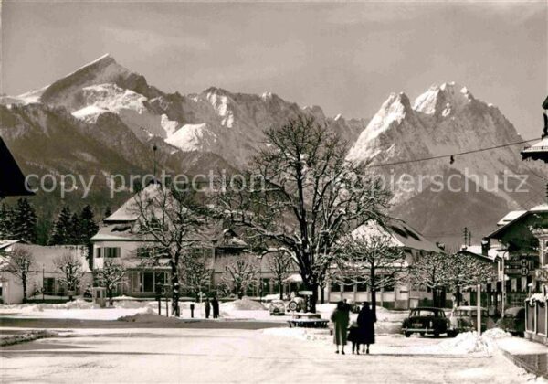 Garmisch-Partenkirchen Marktplatz im Winter Alpenblick