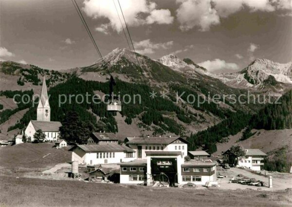 Mittelberg Kleinwalsertal Walmendingerhornbahn Talstation Kirche