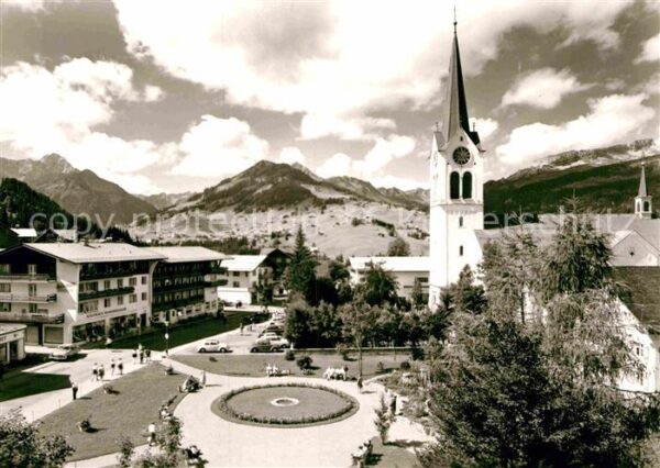 Riezlern Kleinwalsertal Vorarlberg Ortsansicht mit Kirche
