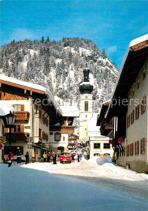 Reit Winkl Dorfeinfahrt Blick zur Kirche im Winter