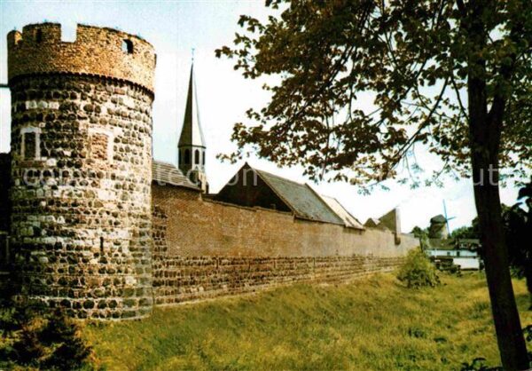 Zons Stadtmauer mit Krötschenturm Mühle