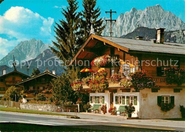 St Johann Tirol Ortsmotiv mit Wildem Kaiser