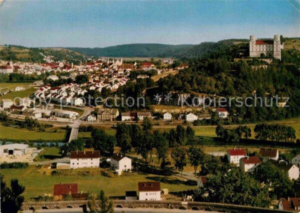 Eichstaett Oberbayern im Altmühltag mit Willibaldsburg