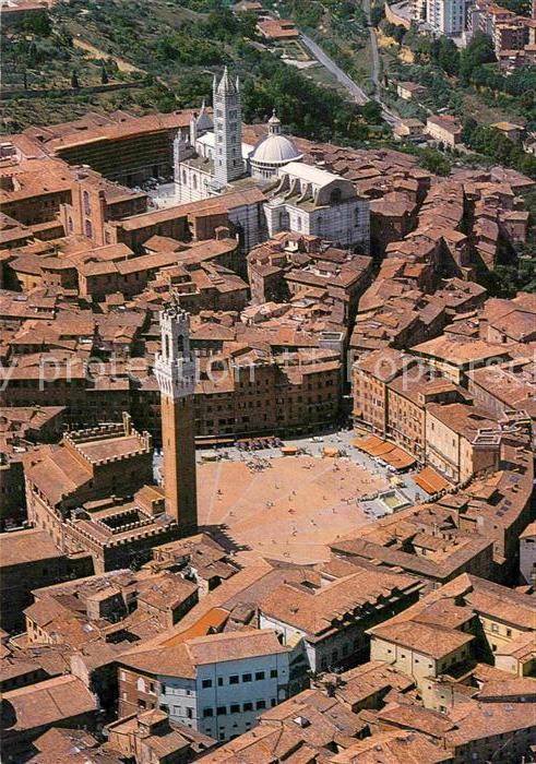Siena Piazza del Campo La Torre del Mangia e