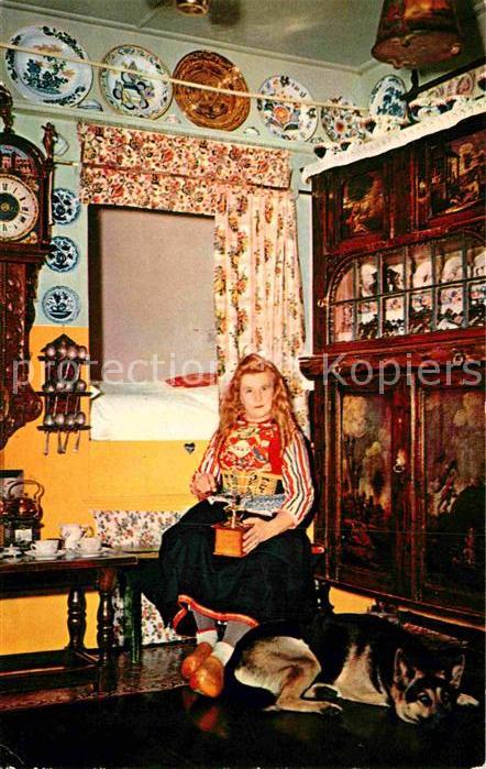 Marken Frau in Tracht Typisches Zimmer