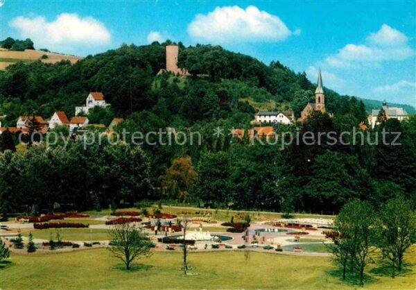 Bad Soden-Salmuenster Neuer Kurpark mit Blick zur Stolzenberg