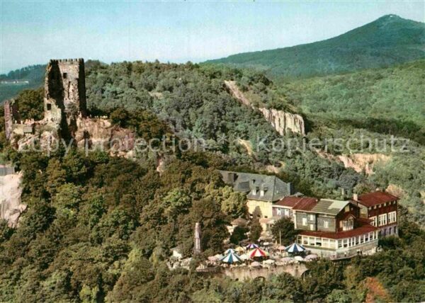 Koenigswinter Ruine Drachenfels mit Hotel Restaurant