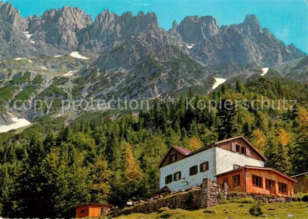 Gaudeamushuette mit Törlspitzen Wilder Kaiser