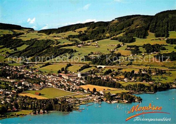 Mondsee Salzkammergut Fliegeraufnahme Seepartie