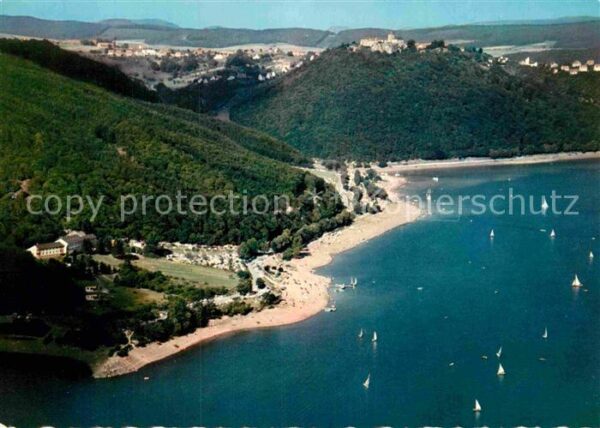 Waldeck Edersee Fliegeraufnahme mit Schloss und Strand