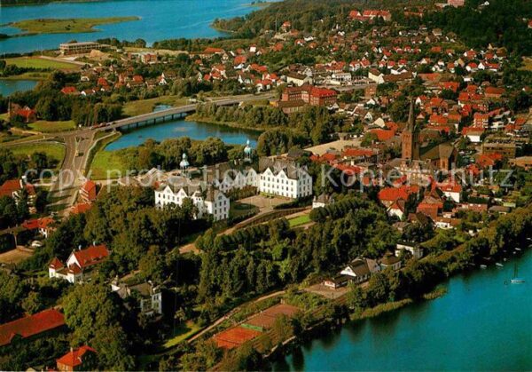 Ploen See Schloss Naturpark Holsteinische Schweiz