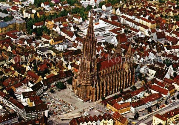 Ulm Donau City mit Ulmer Münster Fliegeraufnahme