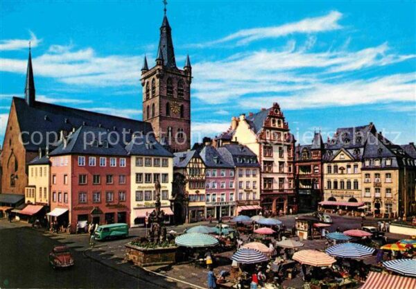 Trier Hauptmarkt mit Petrusbrunnen St Gangolp