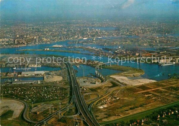 Hamburg Köhlbrandbrücke und Hafen Fliegeraufnah