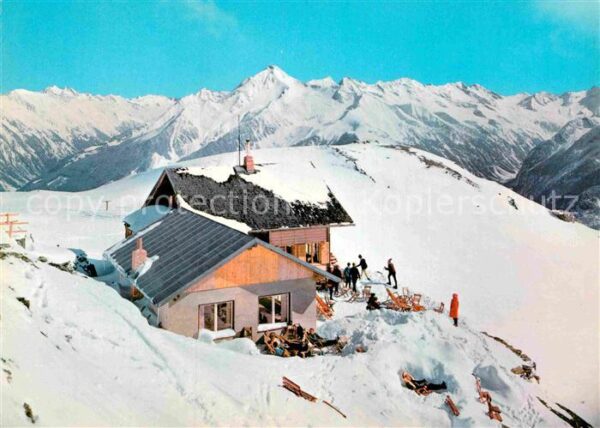 Penkenjochhuette mit Ahornspitze