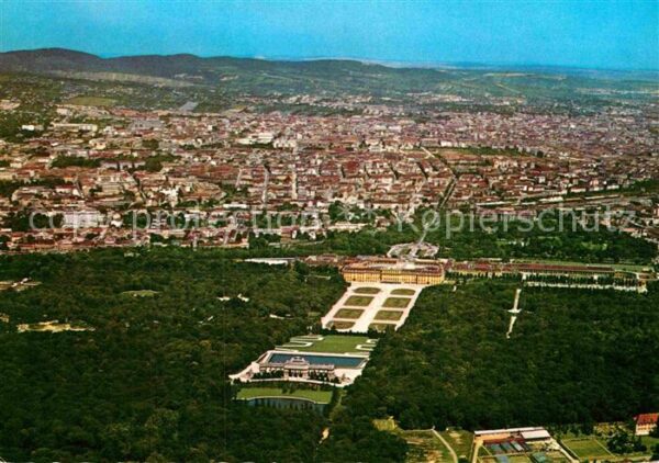 Wien Schloss Schönbrunn Fliegeraufnahme