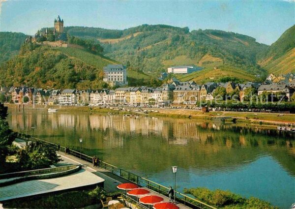 Cochem Mosel Weinstadt Blick von Cond auf Moselprome