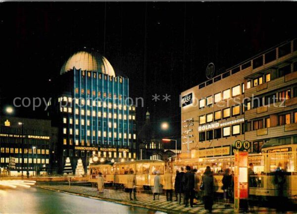 Hannover Anzeiger-Hochhaus bei Nacht Strassenbah