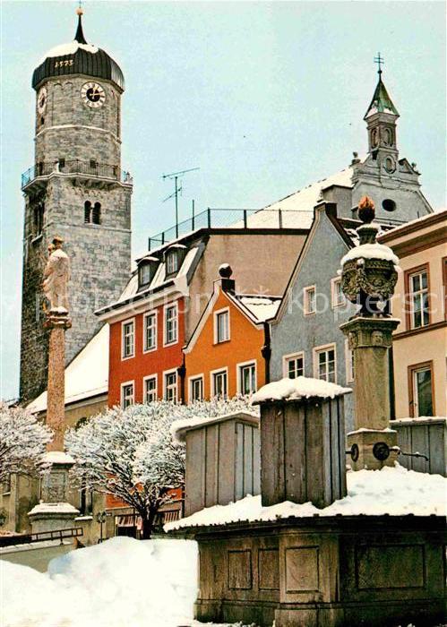 Weilheim Oberbayern Kirchenpartie mit Brunnen