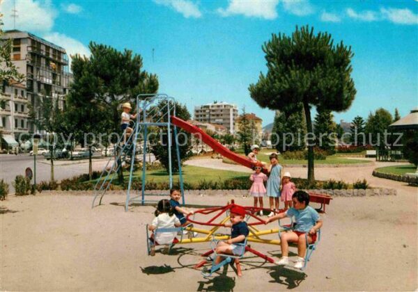 Arona Lago Maggiore Kinderspielplatz