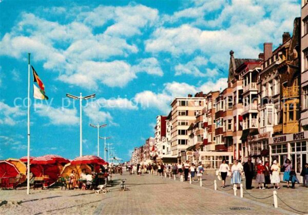 La Panne Veurne Zeedijk Promenade