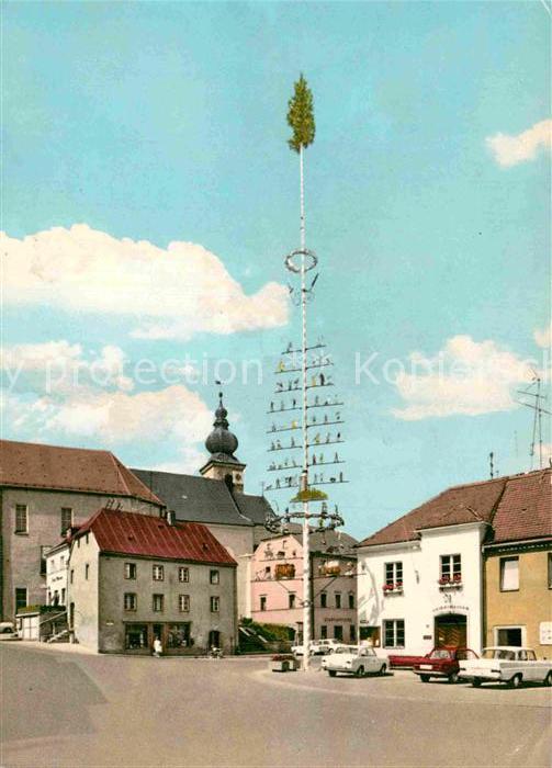 Oberviechtach im Oberpfälzerwald Marktplatz mit Maiba