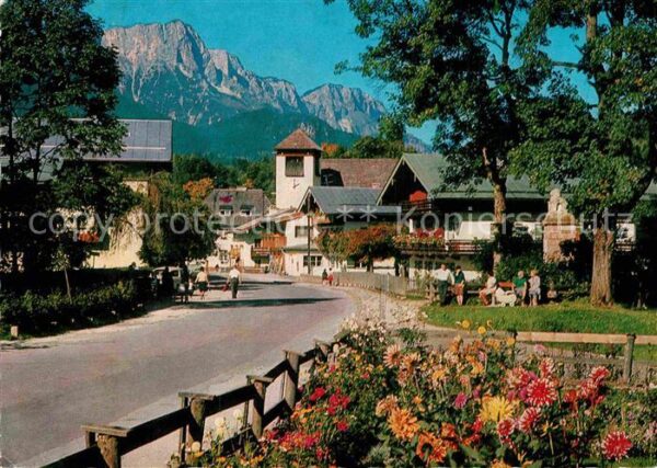 Unterstein Schoenau Ortspartie mit Untersberg