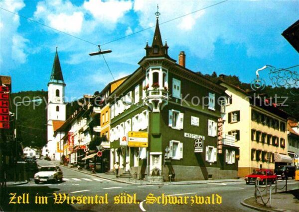 Zell Wiesental Ortsmotiv mit Kirche