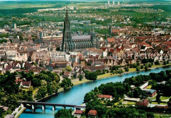 Ulm Donau Stadtbild mit Ulmer Münster Fliegeraufn
