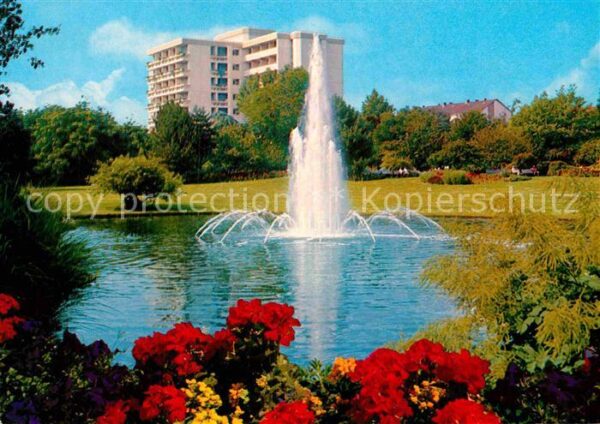 Bad Nauheim Neuer Kurpark mit Spree Kurklinik Fontä