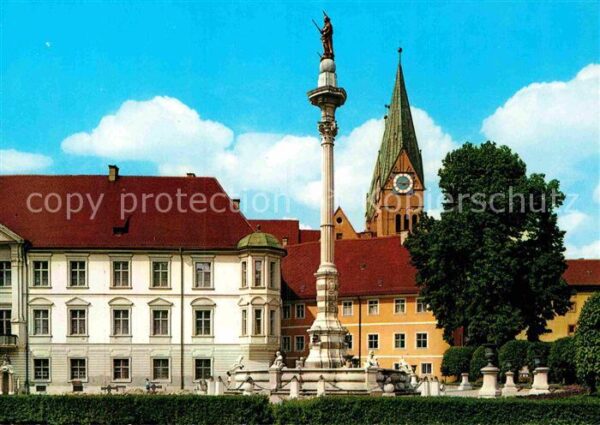 Eichstaett Oberbayern Residenzplatz mit Mariensäule und Dom