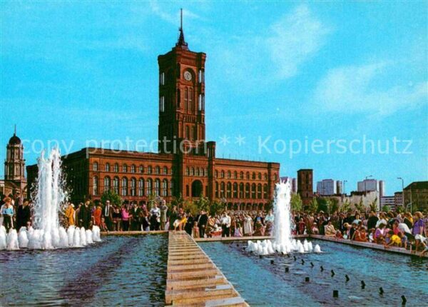 Berlin Rotes Rathaus Brunnen