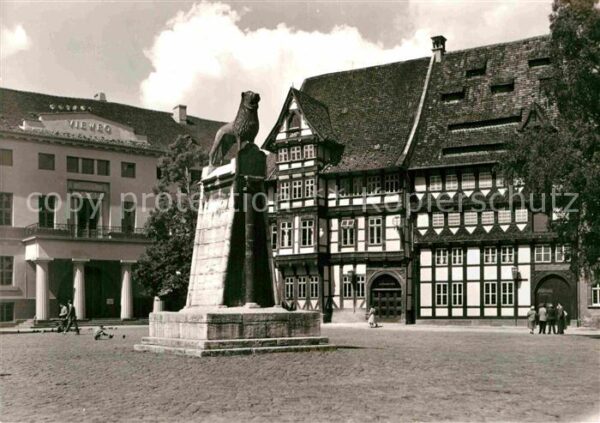 Braunschweig Burgplatz mit Burglöwen Vieweghaus