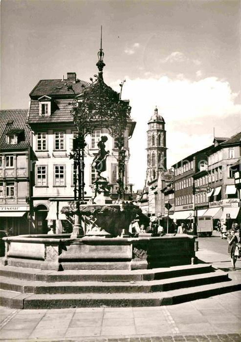 Goettingen Niedersachsen Gänselieselbrunnen Turm der Jacobikirch