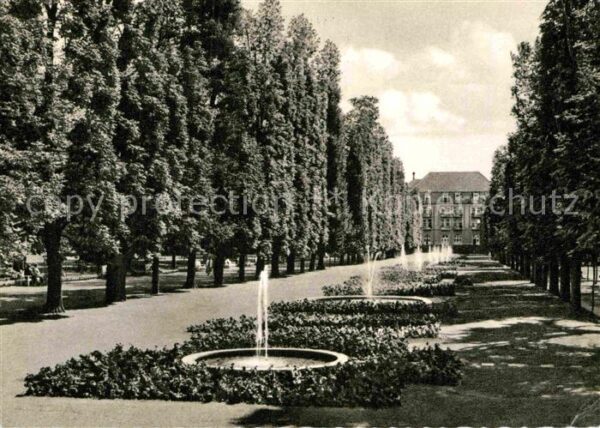 Bad Pyrmont Fontänenallee im Kurpark