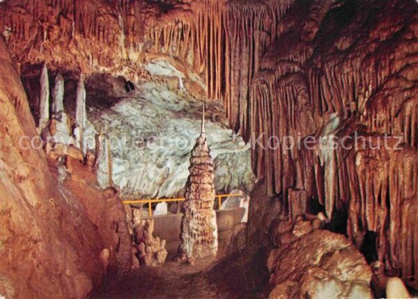 Hoehlen Caves Grottes Dechenhöhle Kaiserhalle
