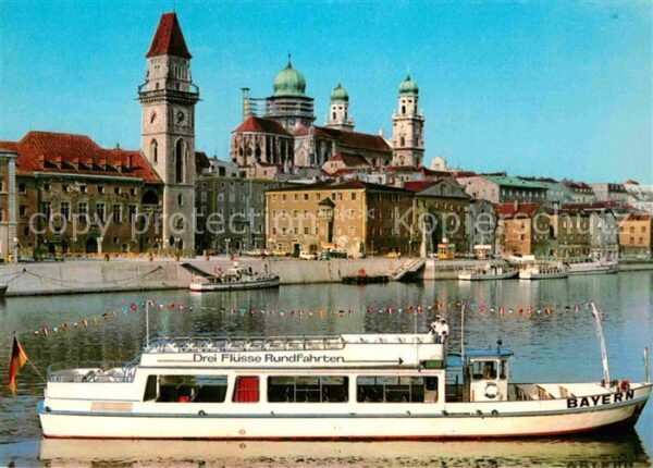 Motorschiffe Bayern Passau Rathausplatz Anlegestelle